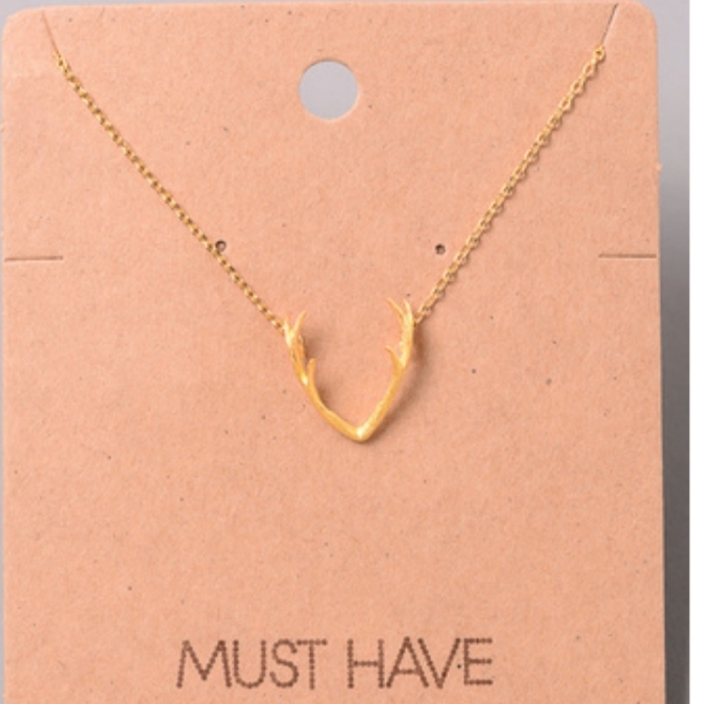 🌟Antler pendant necklace.